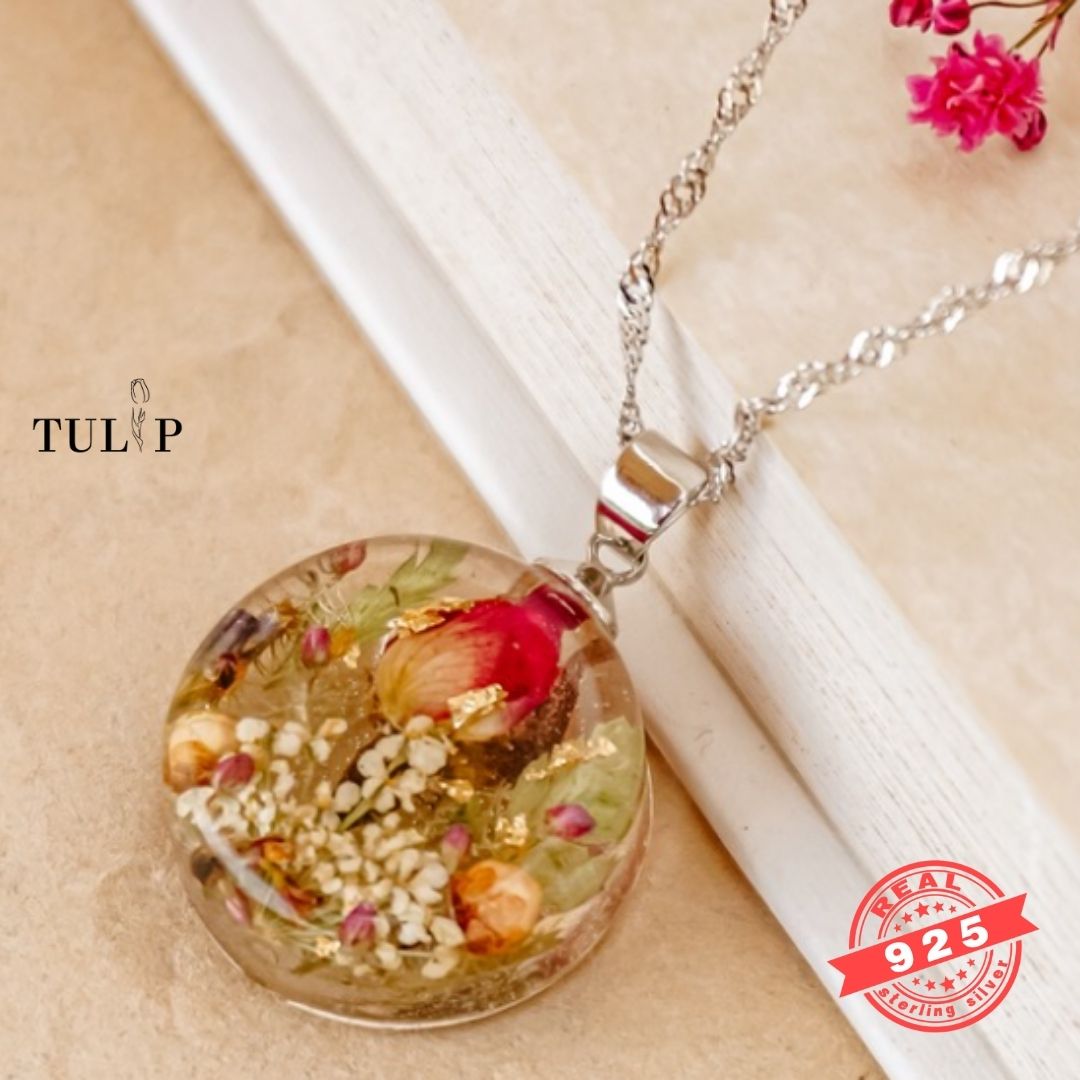 The Rose Elf - pendant