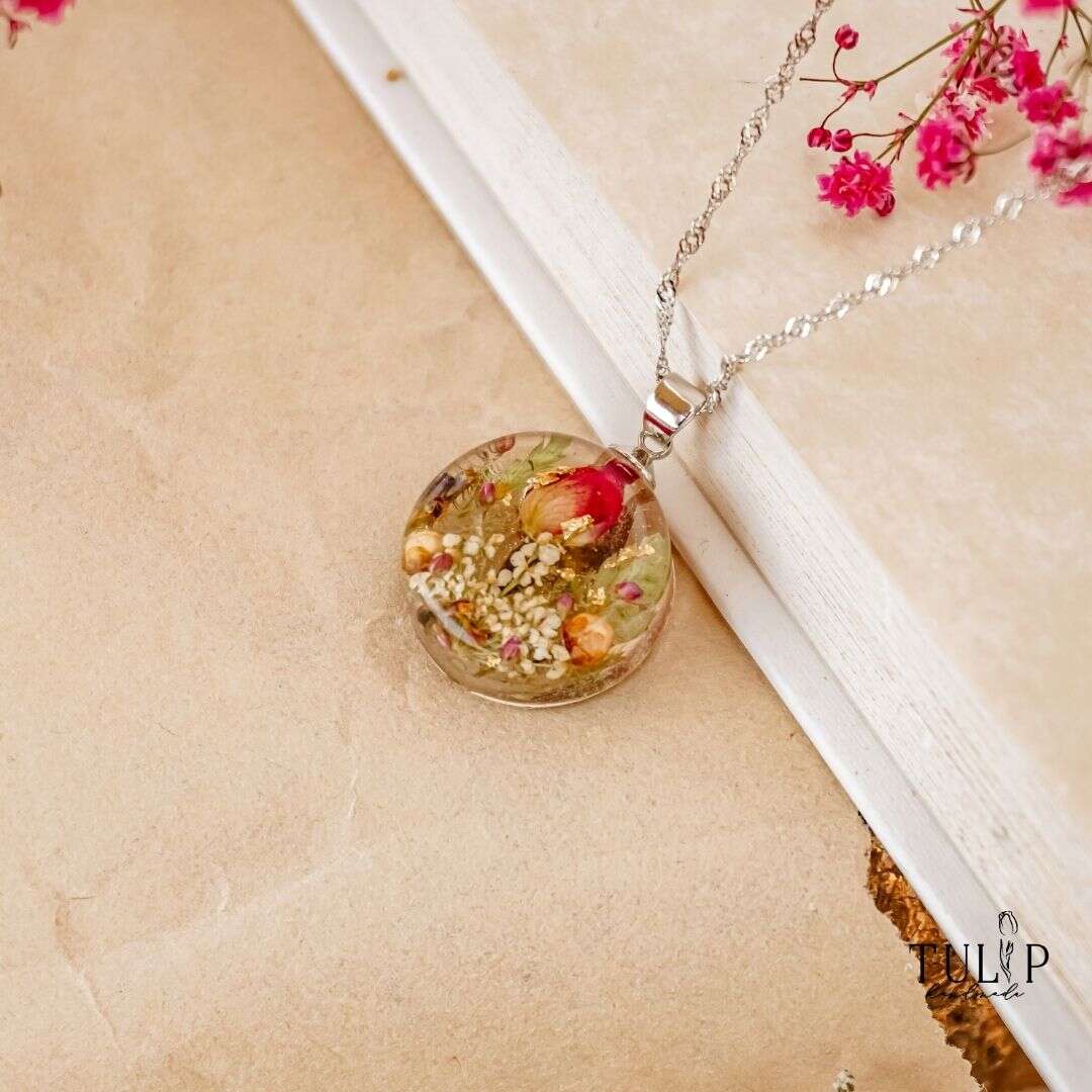 The Rose Elf -Set Tulip Handmade